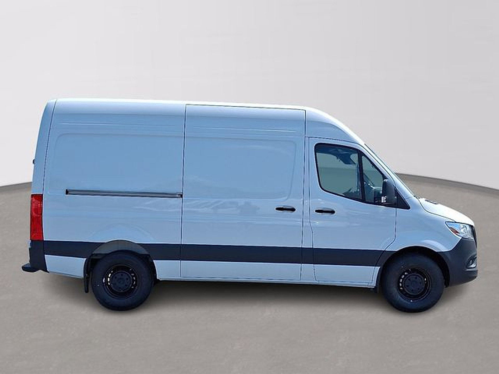 Used 2025 Mercedes-Benz Sprinter 2500 image 4
