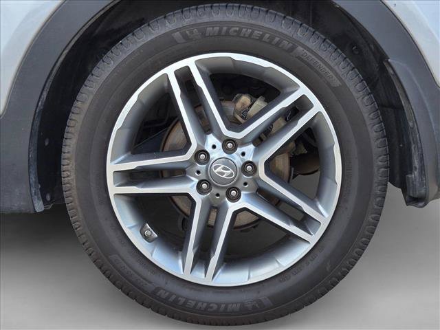 Used 2017 Hyundai Santa Fe FWD image 24