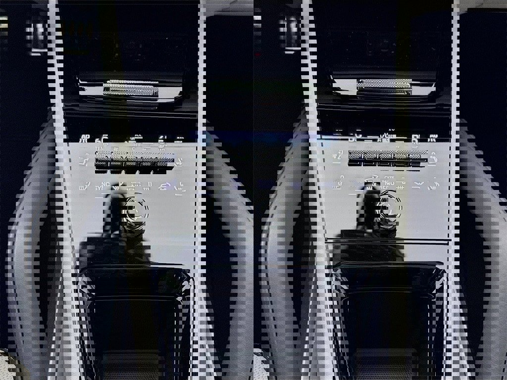 New 2026 Porsche Cayenne S image 23