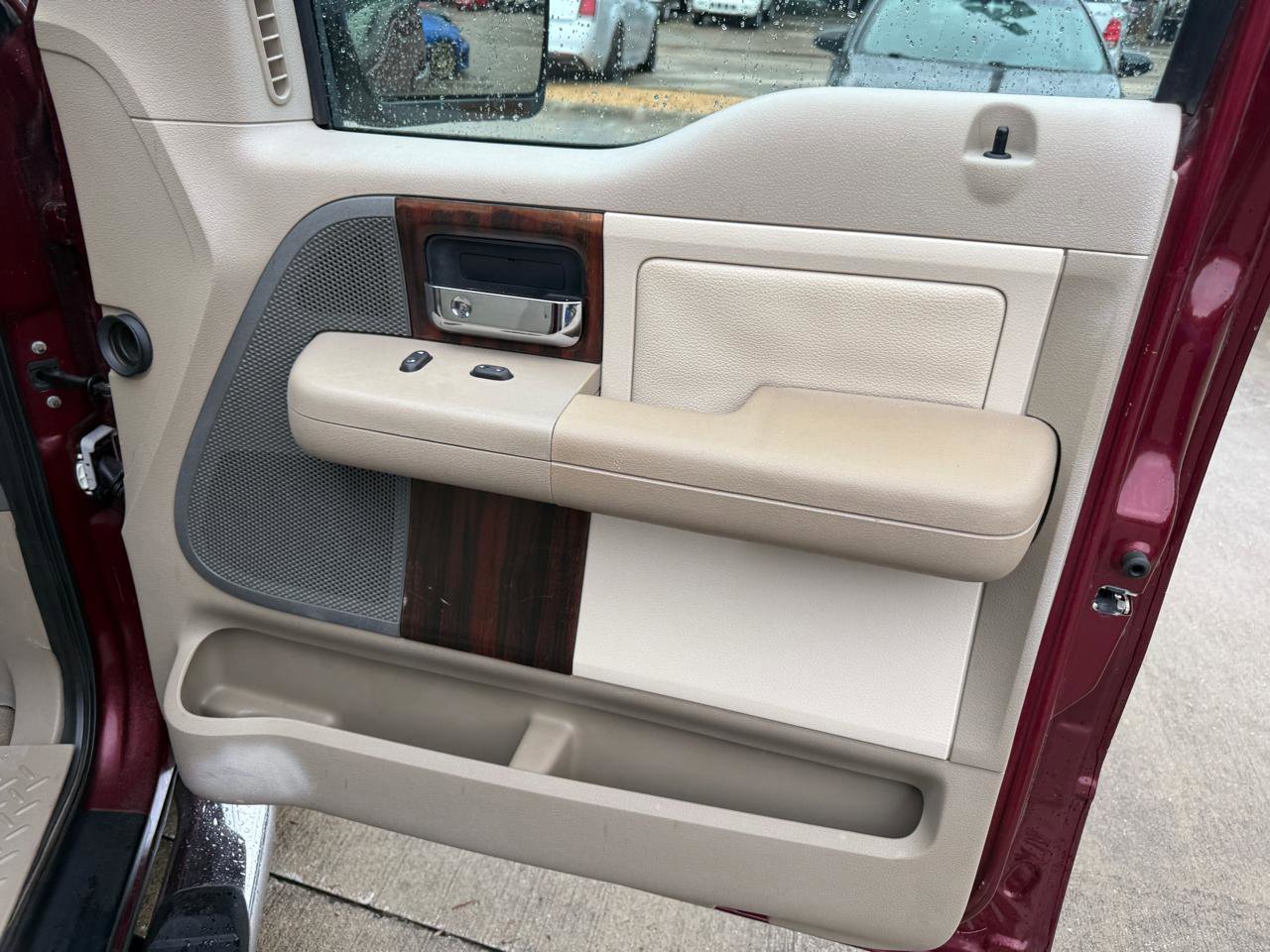 Used 2006 Lincoln Mark LT 2WD image 30