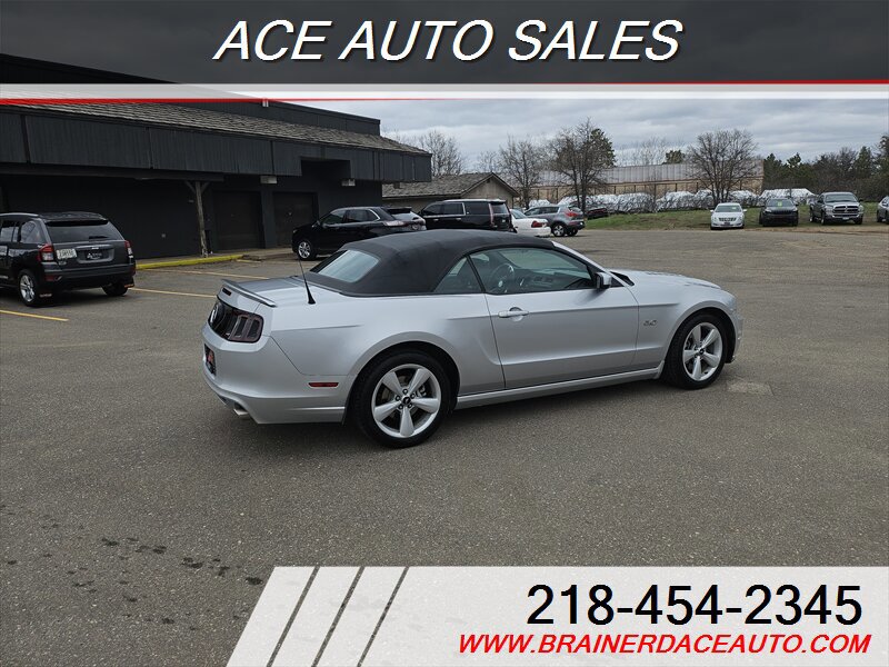 Used 2013 Ford Mustang GT RWD image 3