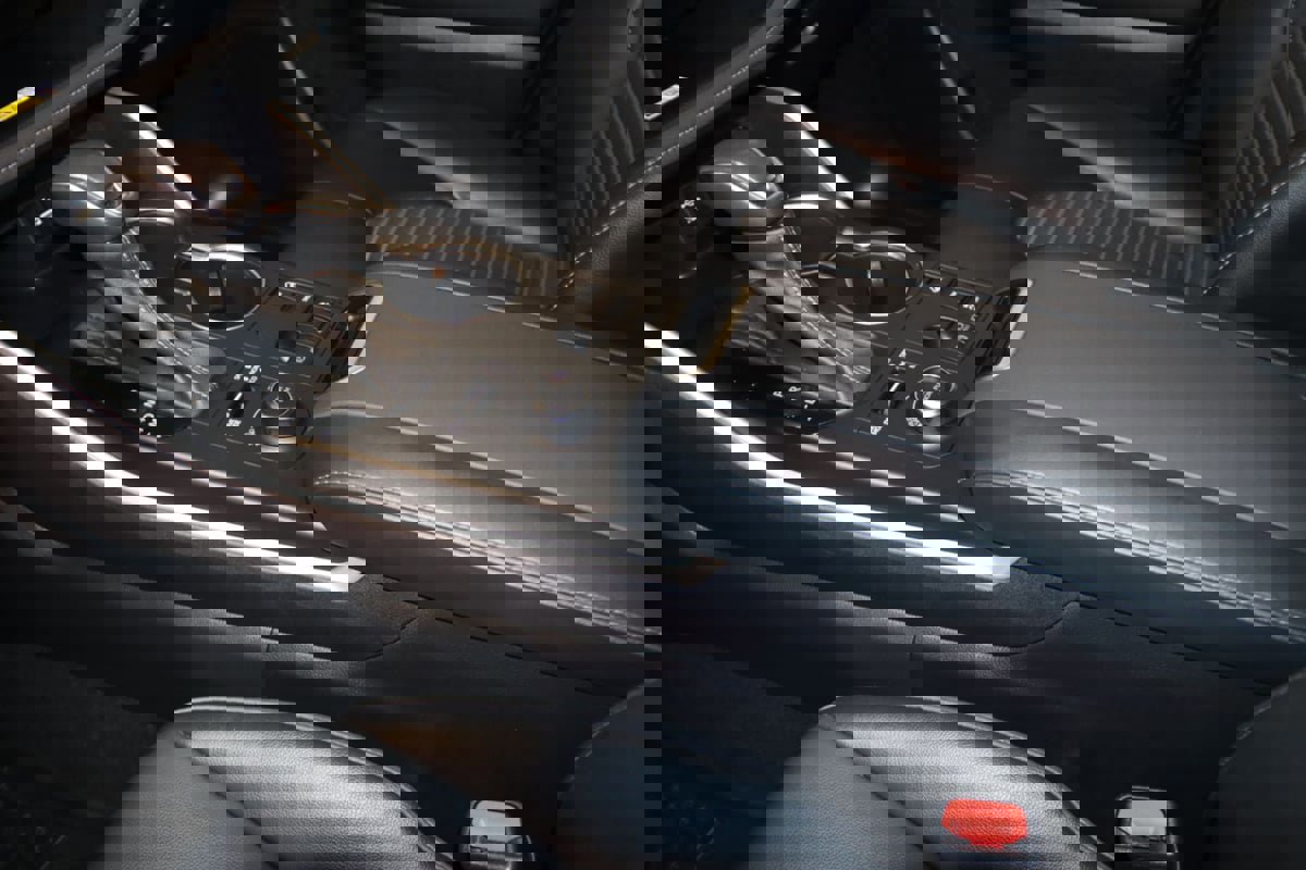 Used 2023 Toyota Highlander L image 37