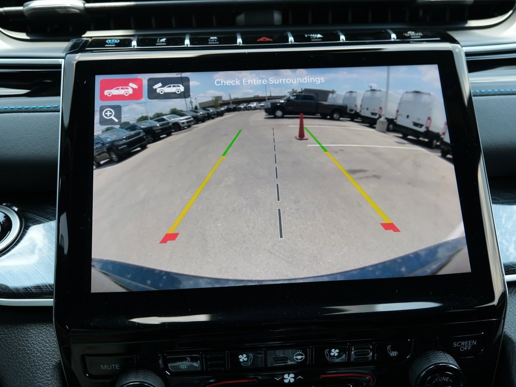 Used 2024 Jeep Grand Cherokee Trailhawk w/ Luxury Tech Group III image 23