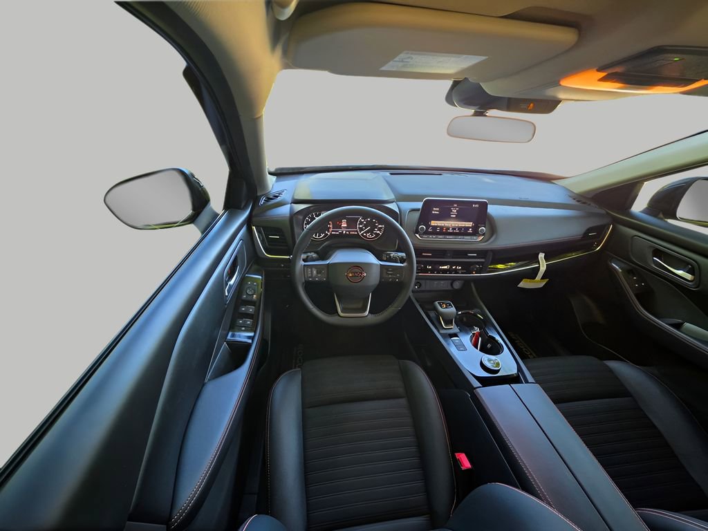 Used 2025 Nissan Rogue SV AWD/4WD image 18
