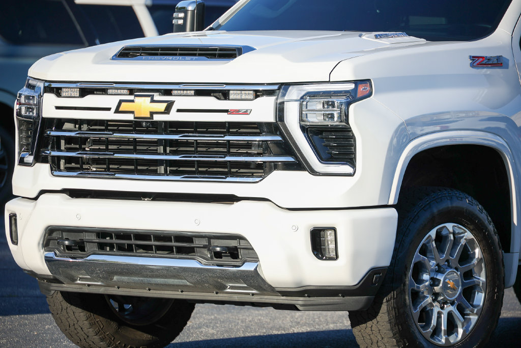 Used 2024 Chevrolet Silverado 2500 LTZ w/ LTZ Plus Package AWD/4WD image 16