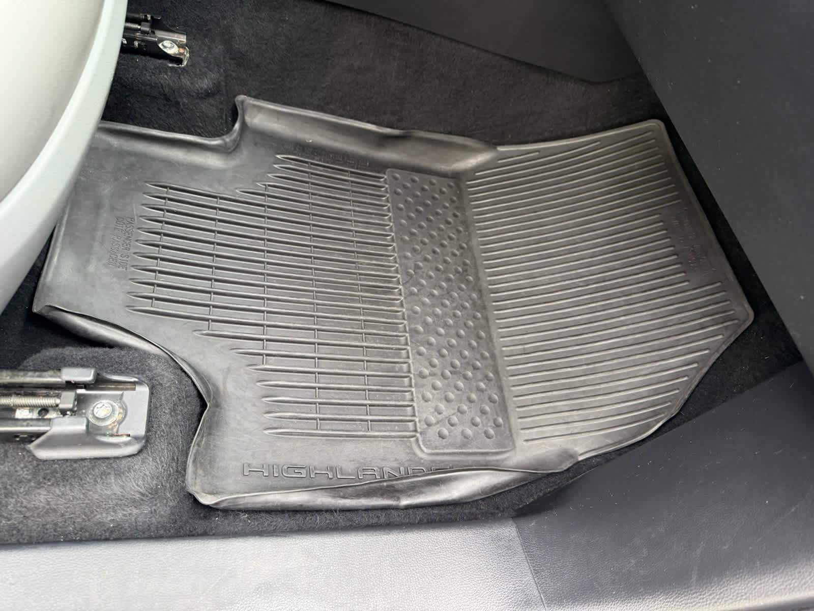 Used 2021 Toyota Highlander XLE image 11