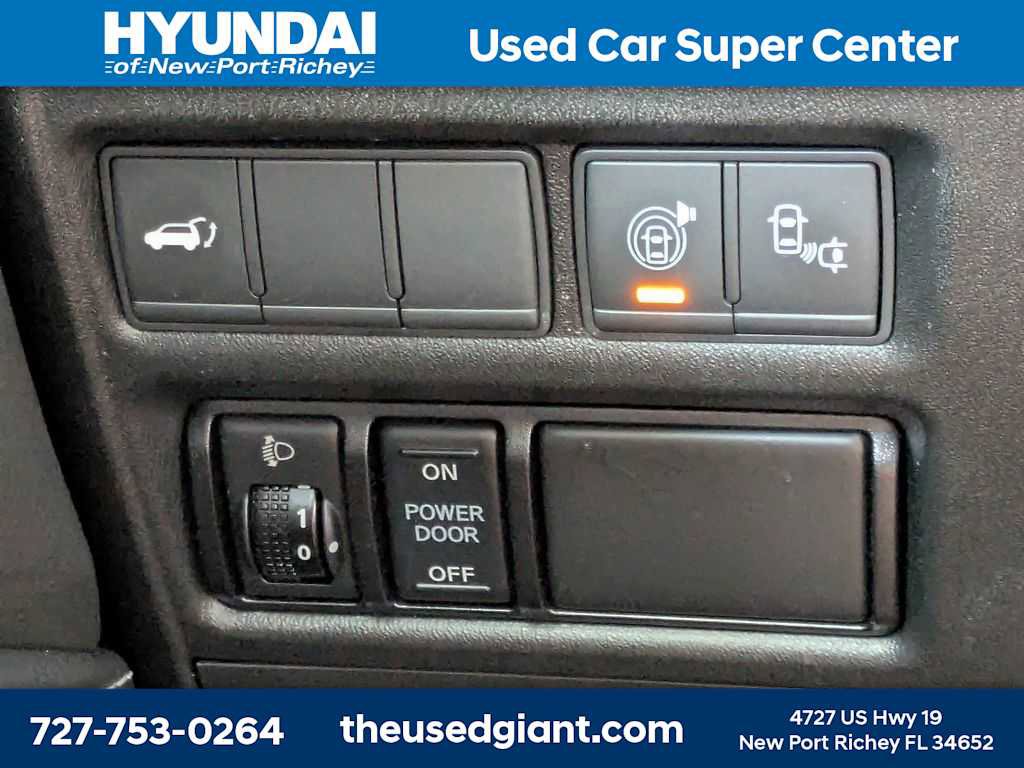 Used 2017 Nissan Armada Platinum w/ Captain Seat Package AWD/4WD image 40