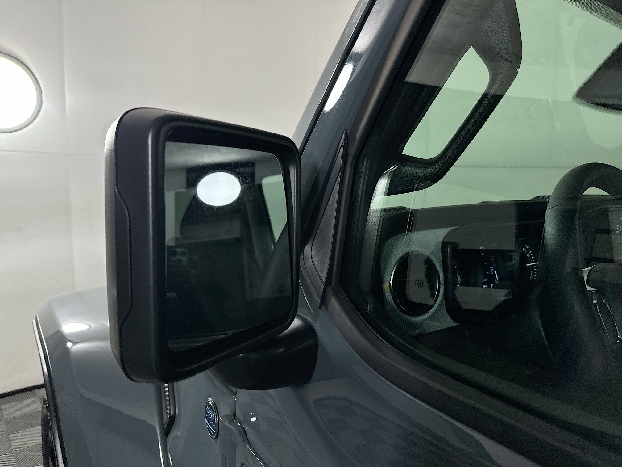 Used 2025 Jeep Wrangler Sahara image 10