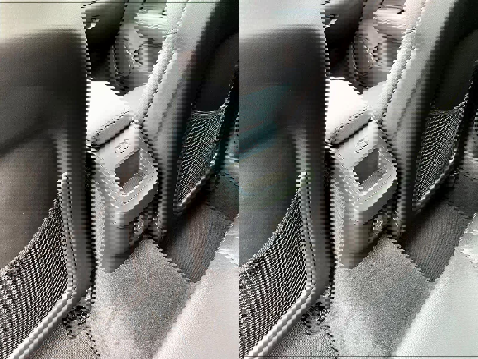 Used 2025 Volvo V60 B5 Cross Country Plus image 37