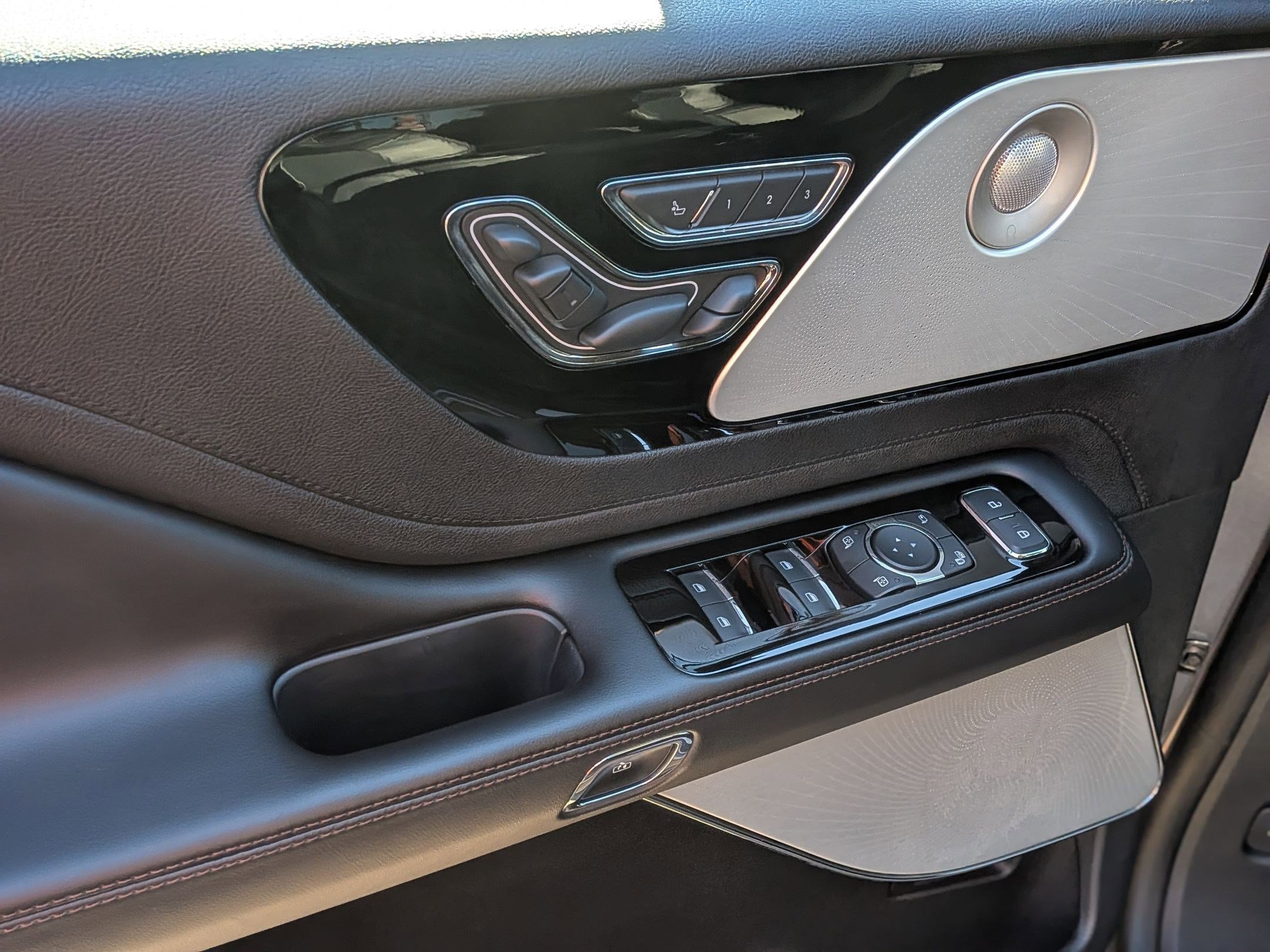 Used 2021 Lincoln Aviator Reserve w/ Equipment Group 208A image 13