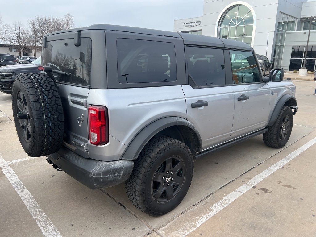 Used 2023 Ford Bronco Black Diamond image 4