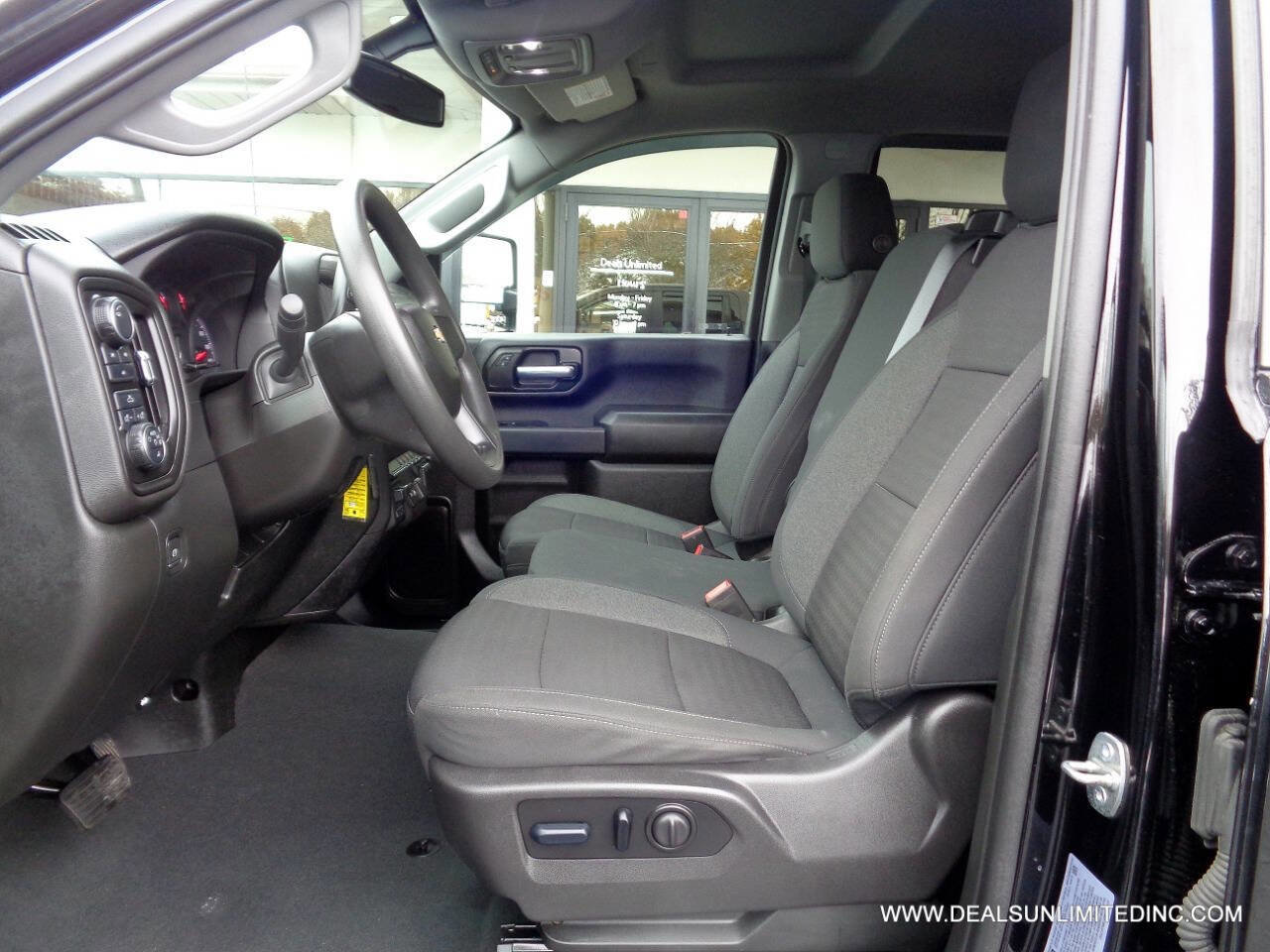 Used 2023 Chevrolet Silverado 2500 Custom w/ Custom Value Package image 11