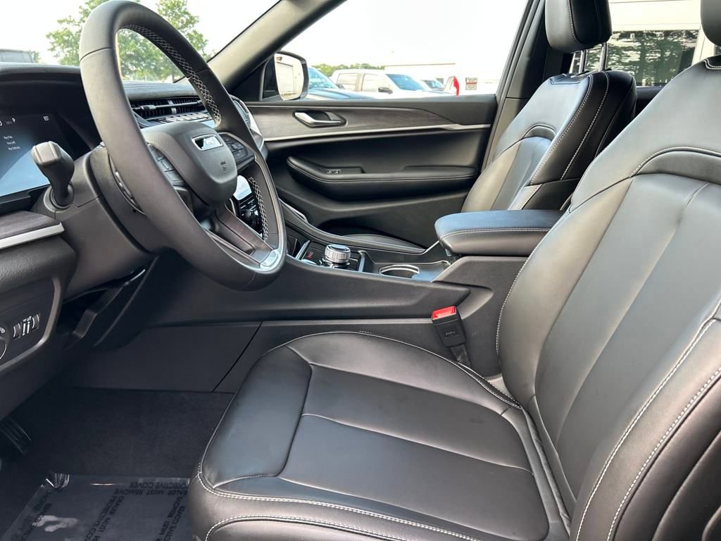 New 2025 Jeep Grand Cherokee Limited w/ Black Appearance Package image 20