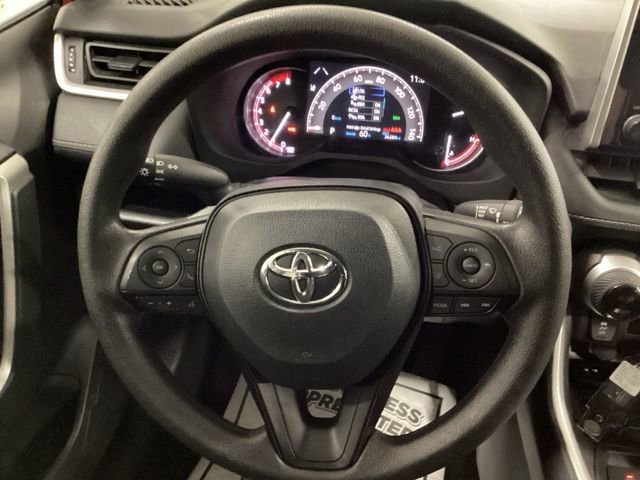 Used 2025 Toyota RAV4 XLE AWD/4WD image 7