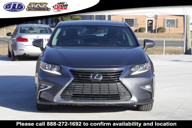 Used 2017 Lexus ES 350 w/ Luxury Package FWD image 2