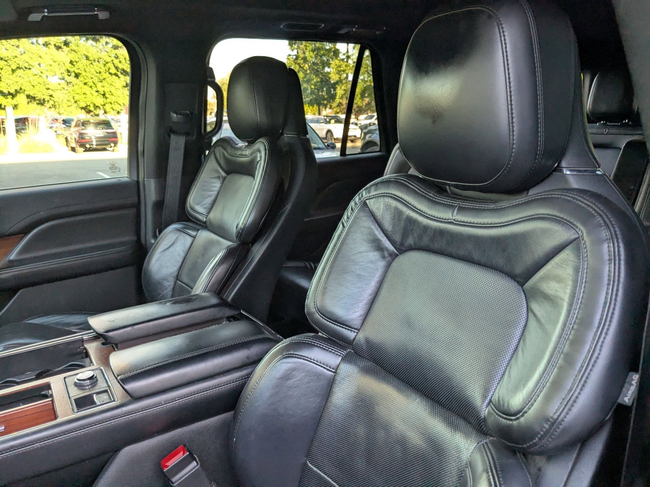 Used 2020 Lincoln Navigator L Reserve RWD image 11