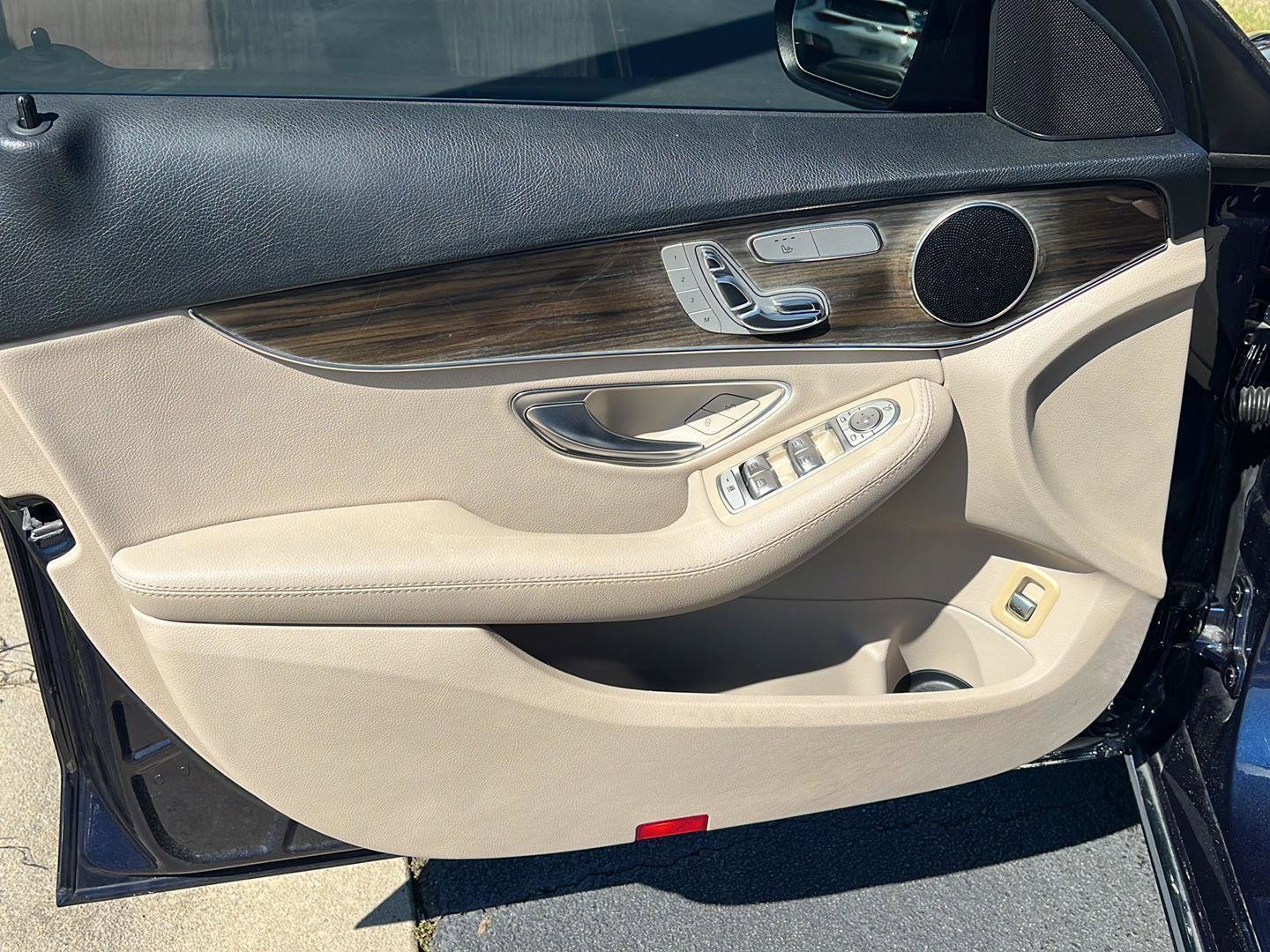 Used 2019 Mercedes-Benz C 300 Sedan w/ Premium Package image 16
