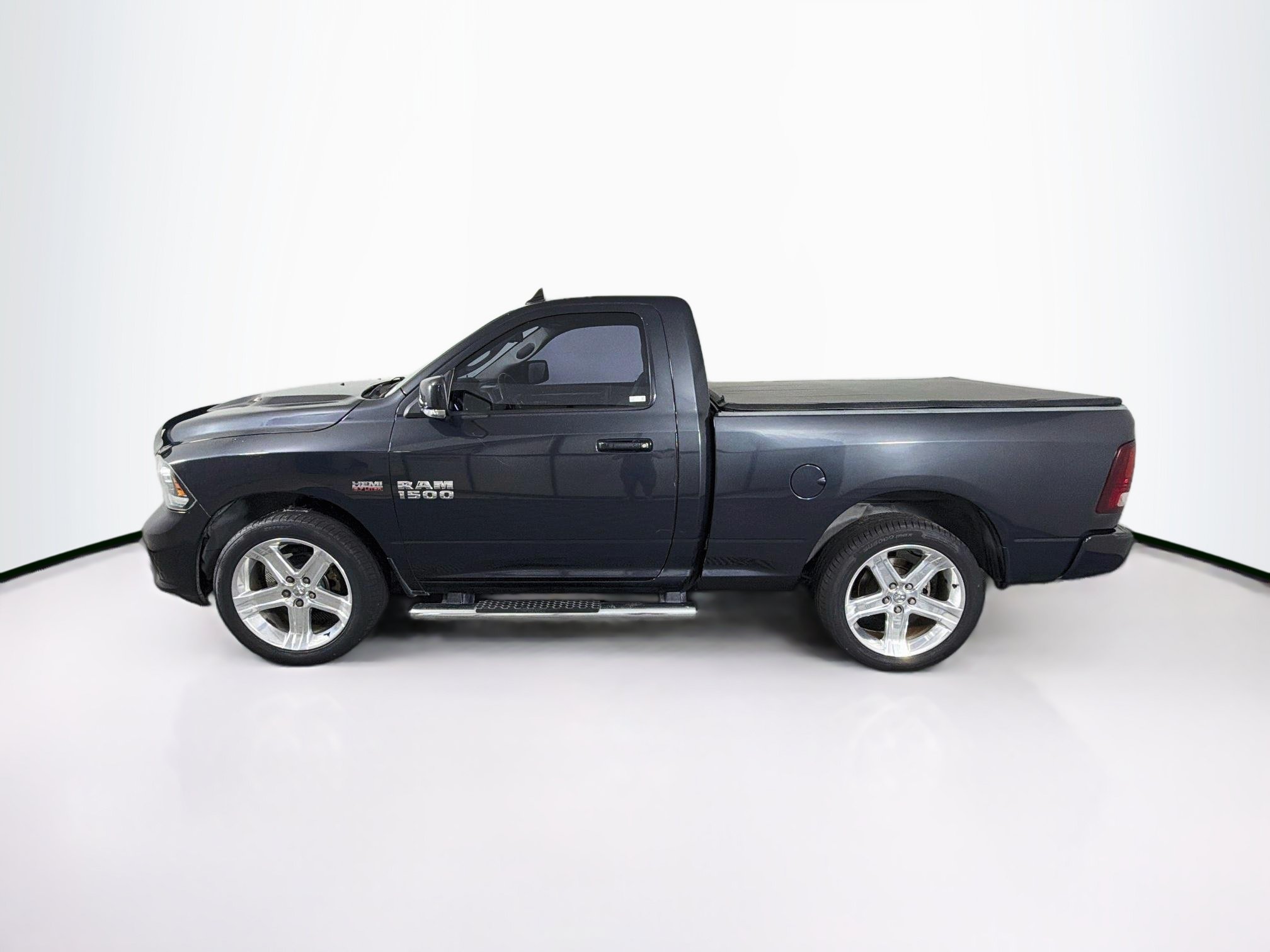 Used 2017 RAM 1500 Sport RWD image 4