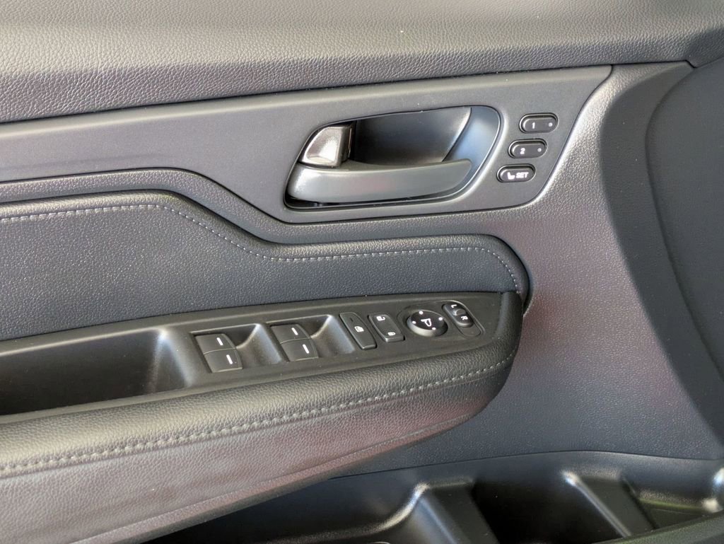 Used 2025 Honda Odyssey Sport-L image 13