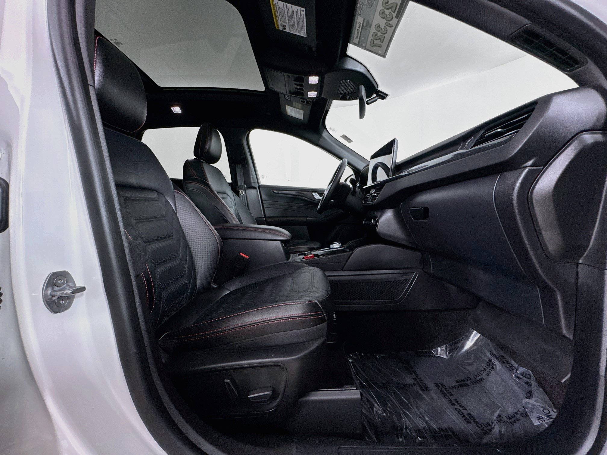 Used 2023 Ford Escape ST-Line Elite w/ Premium Technology Package AWD/4WD image 31