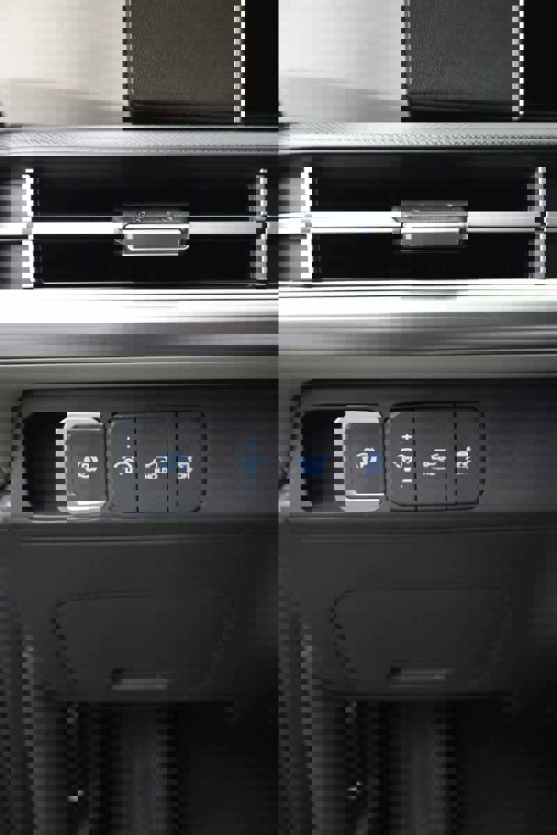 New 2026 Hyundai Santa Fe SE image 18