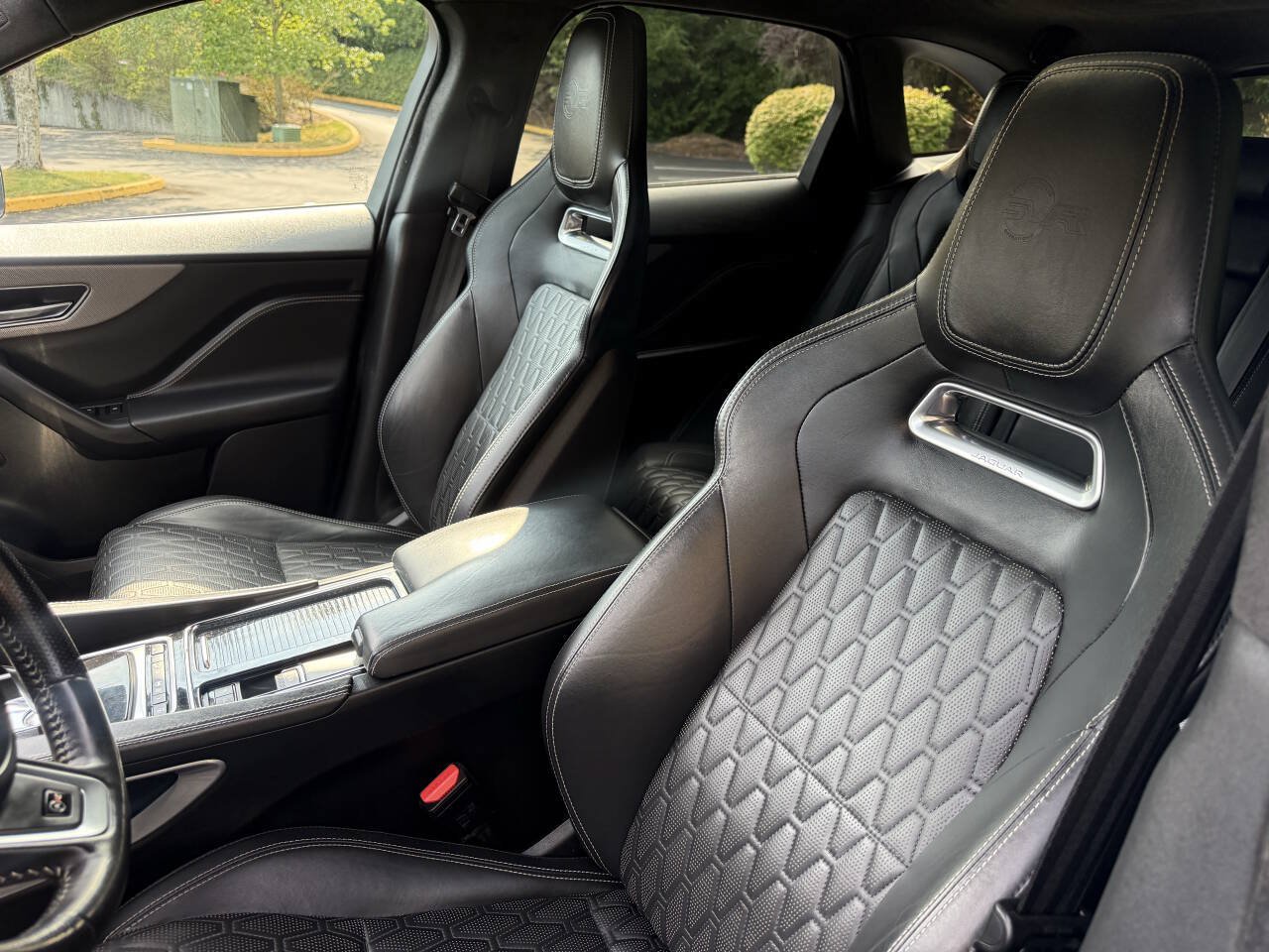 Used 2019 Jaguar F-PACE SVR AWD/4WD image 12