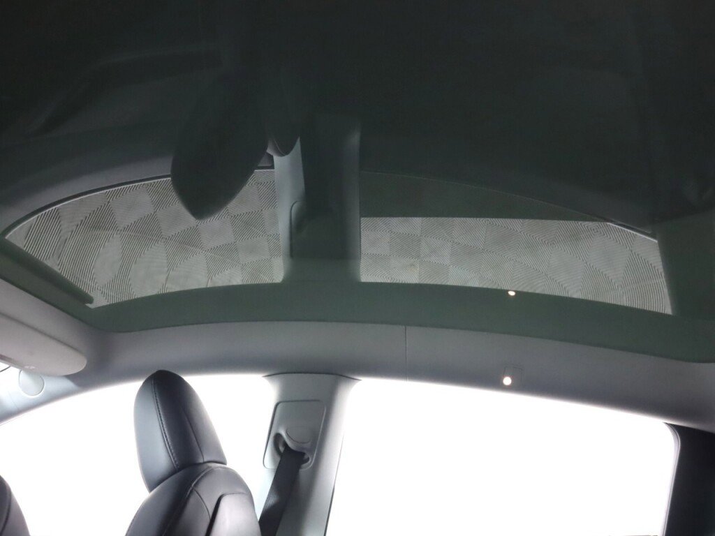 Used 2021 Tesla Model Y Long Range image 31