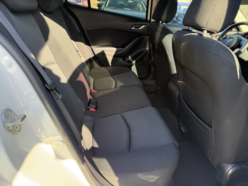 Used 2015 MAZDA MAZDA3 i Sport FWD image 19