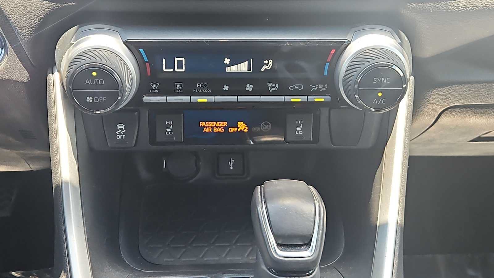 Used 2021 Toyota RAV4 XSE w/ Protection Package (TMS) AWD/4WD image 17