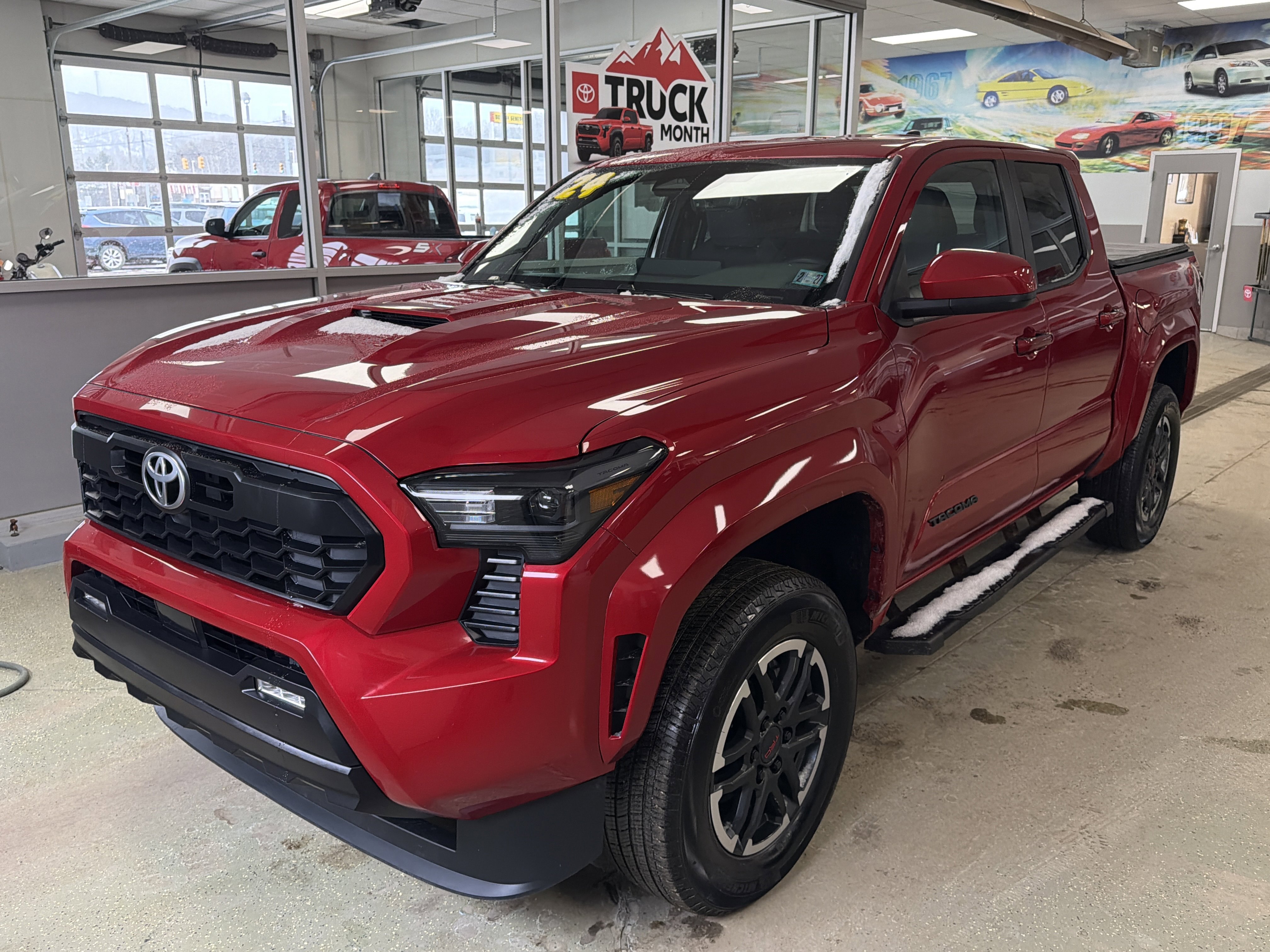 Used 2024 Toyota Tacoma TRD Sport AWD/4WD video 1