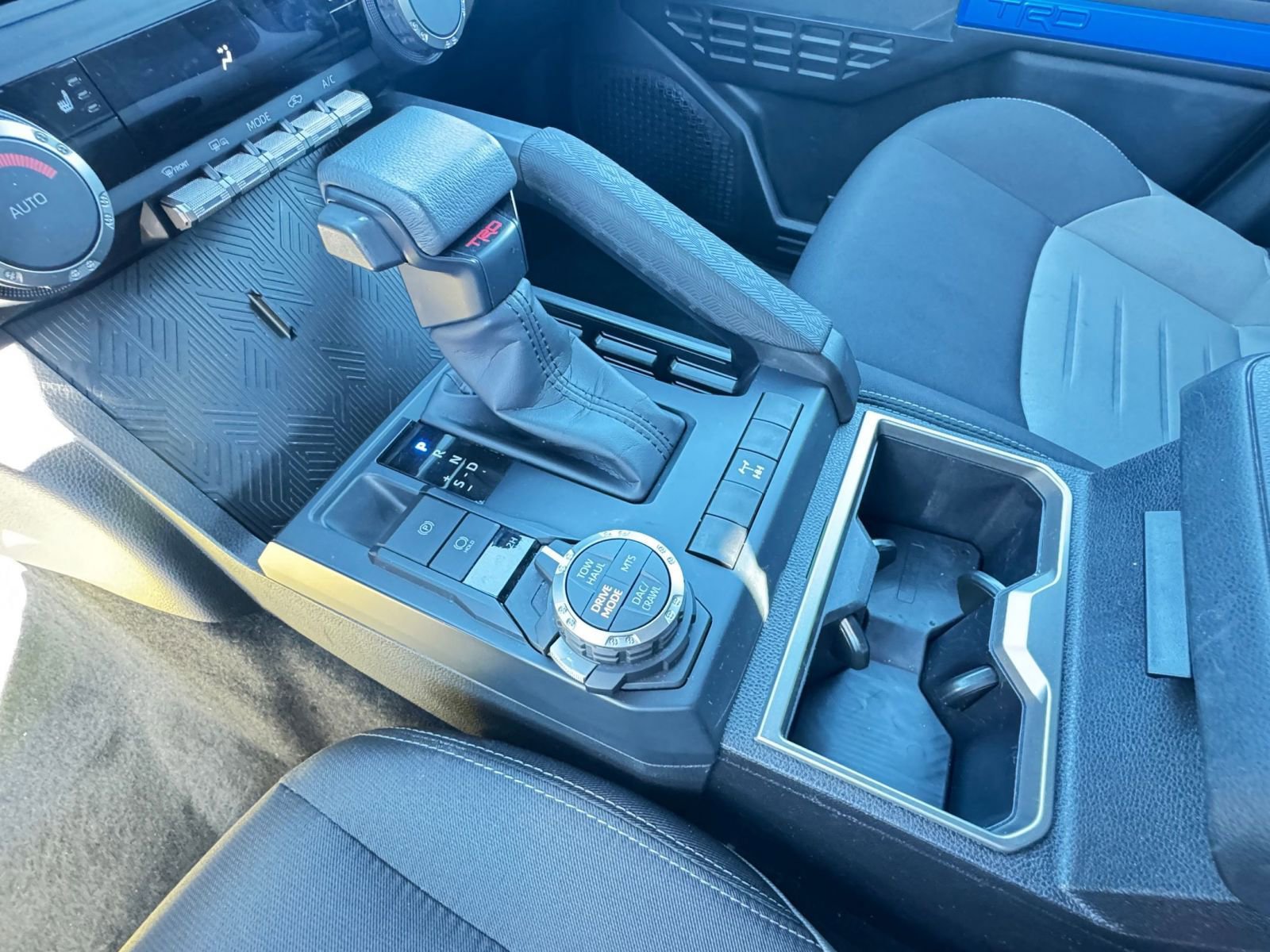 Used 2025 Toyota Tacoma SR image 39