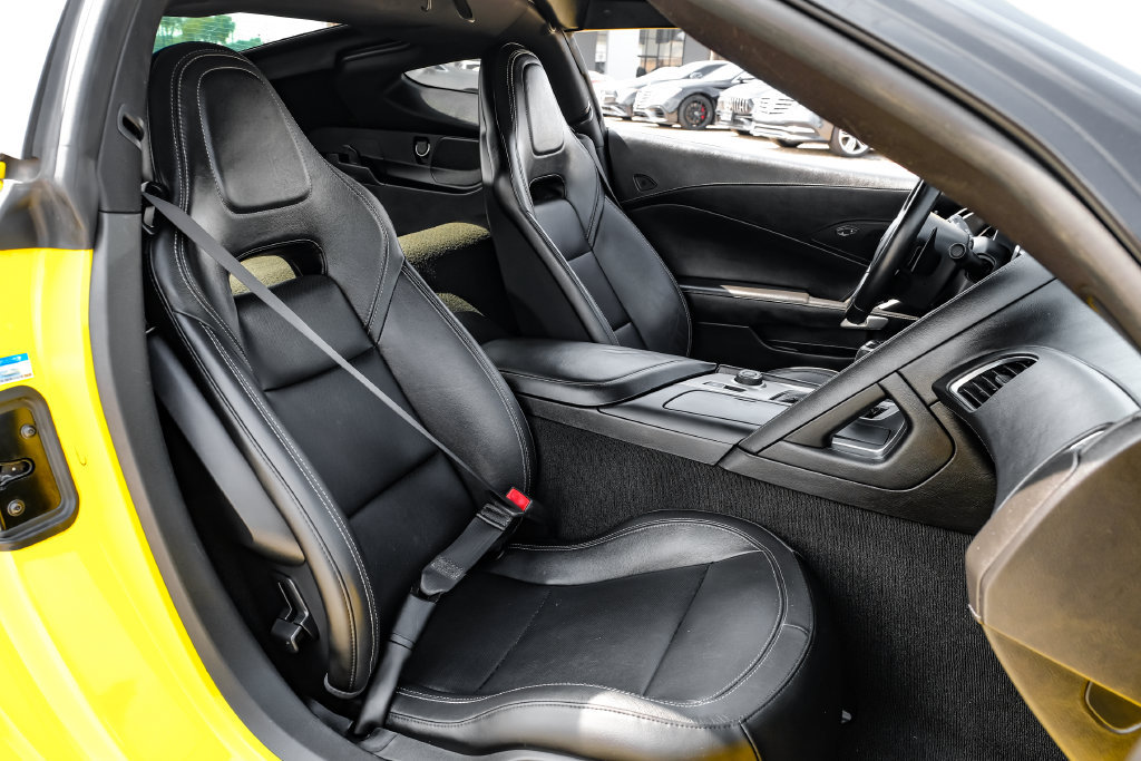 Used 2019 Chevrolet Corvette Stingray Coupe w/ 1LT RWD image 26