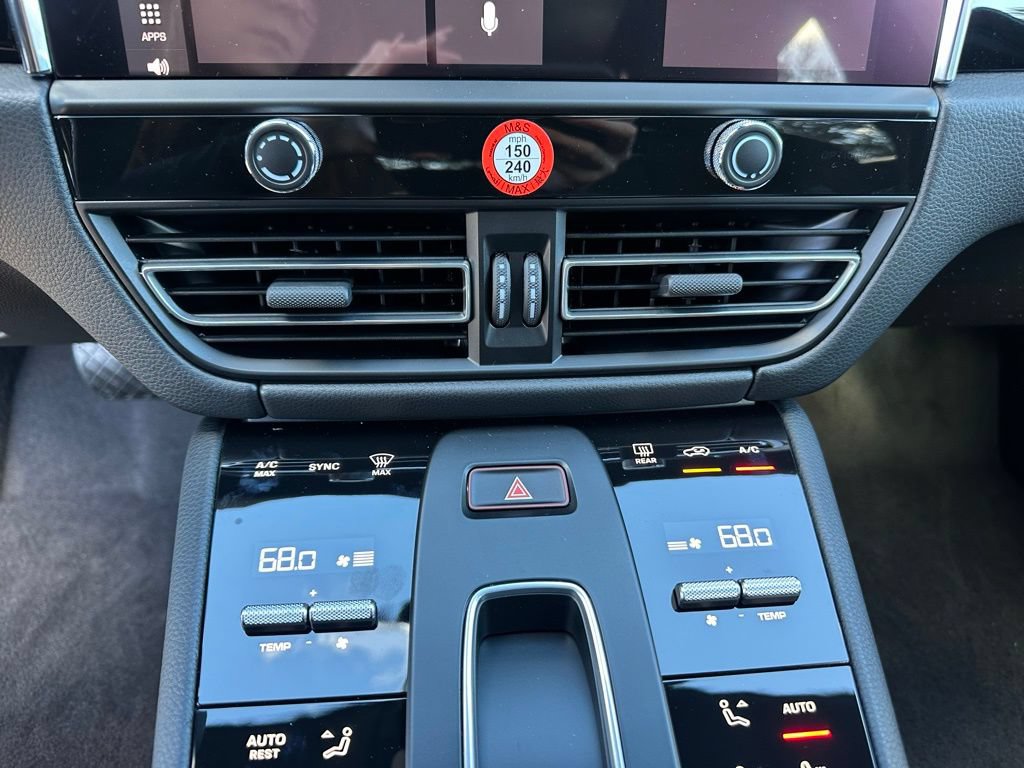 Certified 2026 Porsche Macan S AWD/4WD image 27