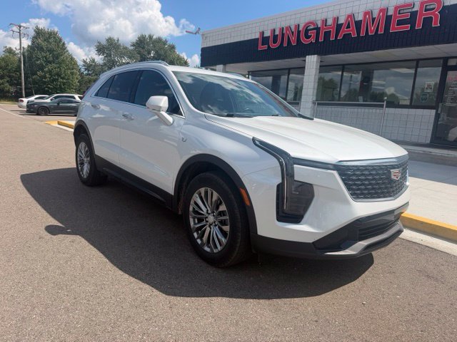 Certified 2024 Cadillac XT4 Premium Luxury AWD/4WD image 3