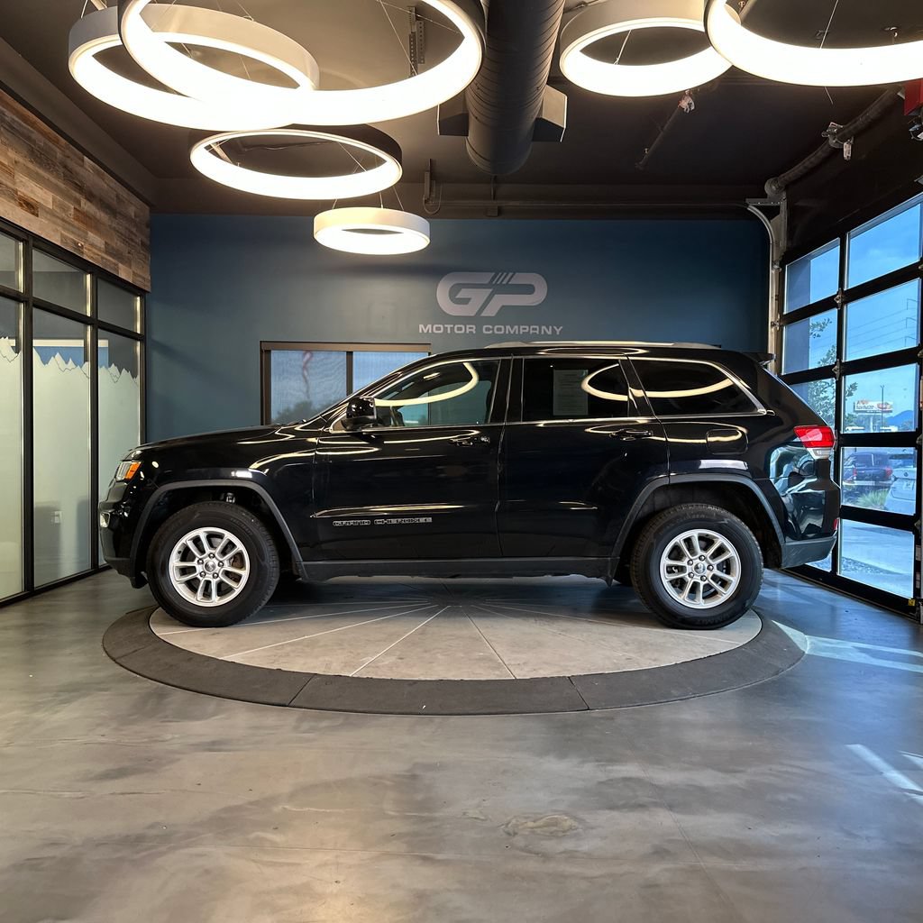 Used 2019 Jeep Grand Cherokee Laredo w/ Security & Convenience Group AWD/4WD image 6