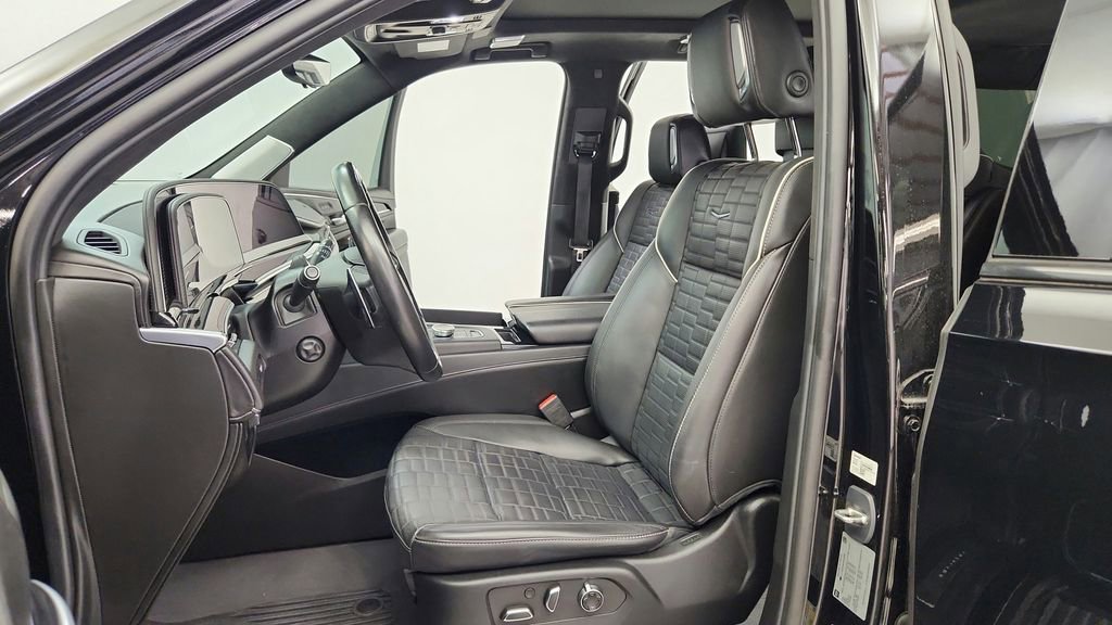 Used 2023 Cadillac Escalade ESV V w/ Heavy-Duty Trailer Package image 23