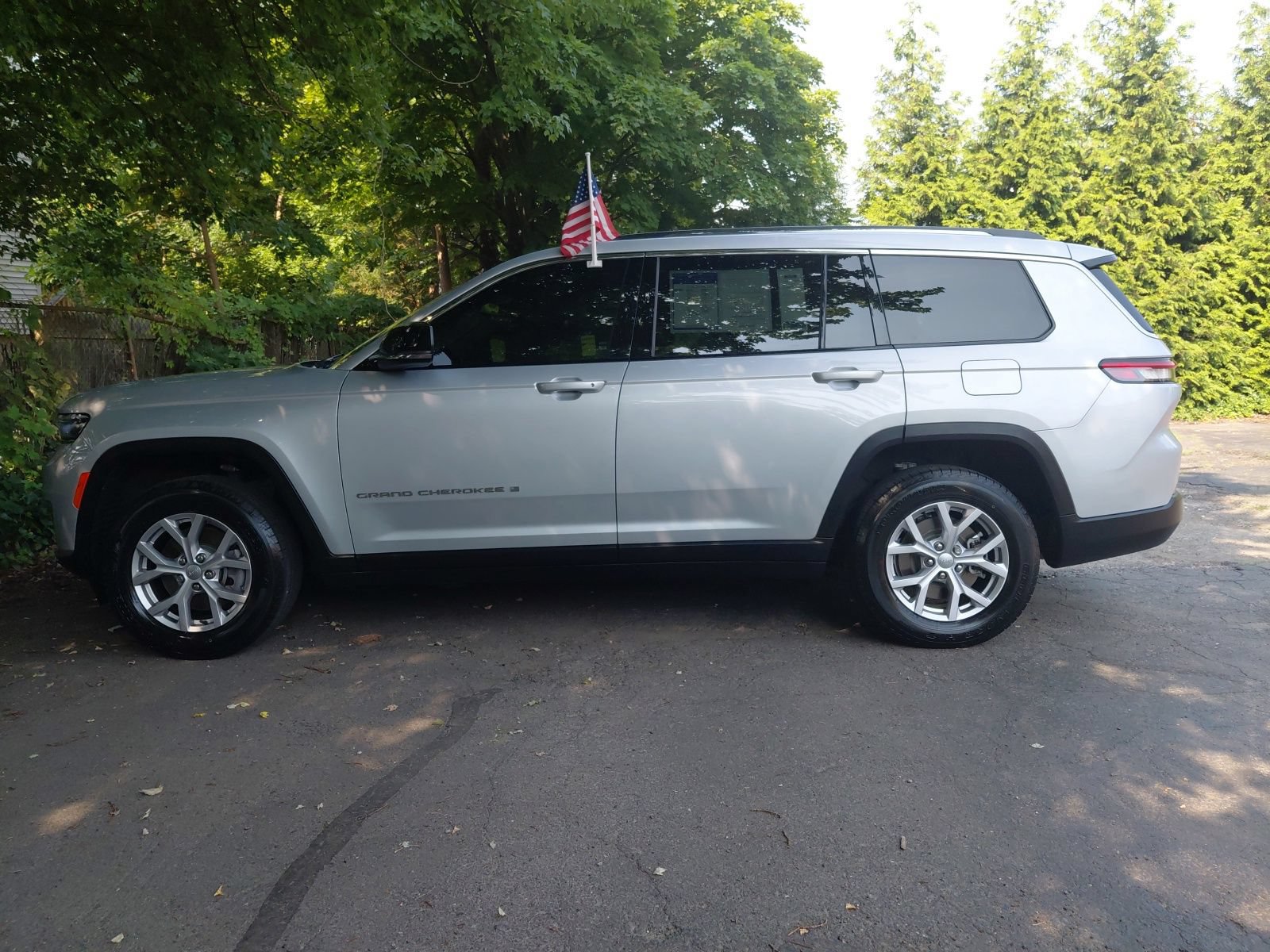 Used 2021 Jeep Grand Cherokee L Limited AWD/4WD image 36