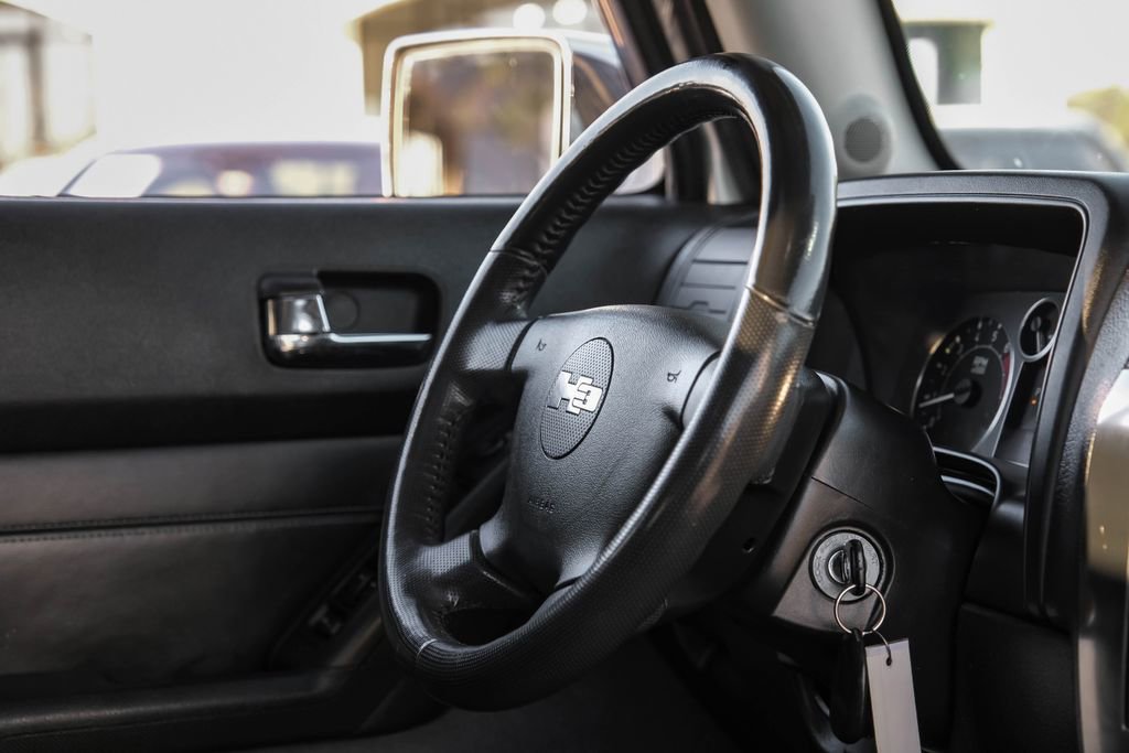 Used 2010 HUMMER H3 Luxury w/ Appearance Package image 13