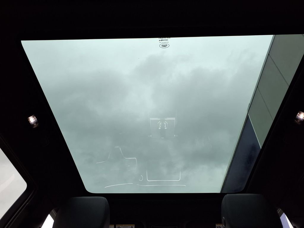 Used 2023 Land Rover Range Rover Evoque S image 23