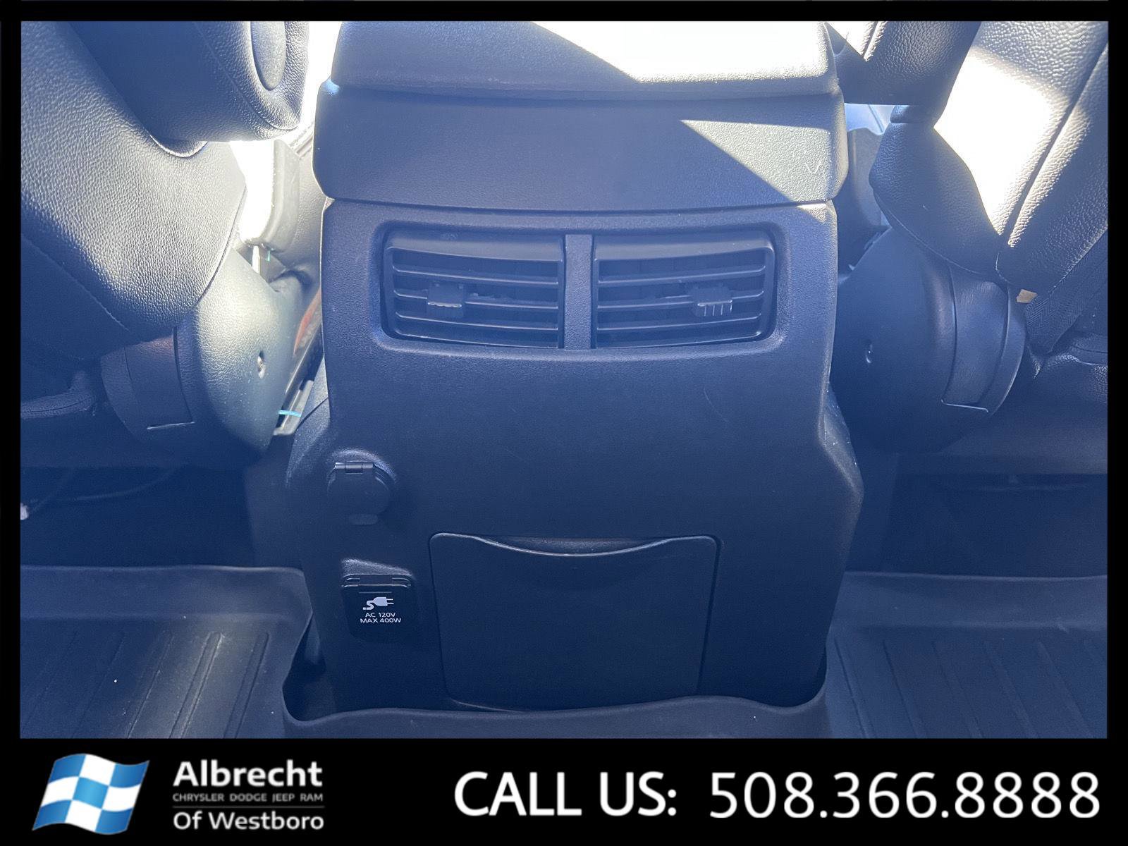 Used 2015 Nissan Titan SV w/ SV Value Truck Package image 24