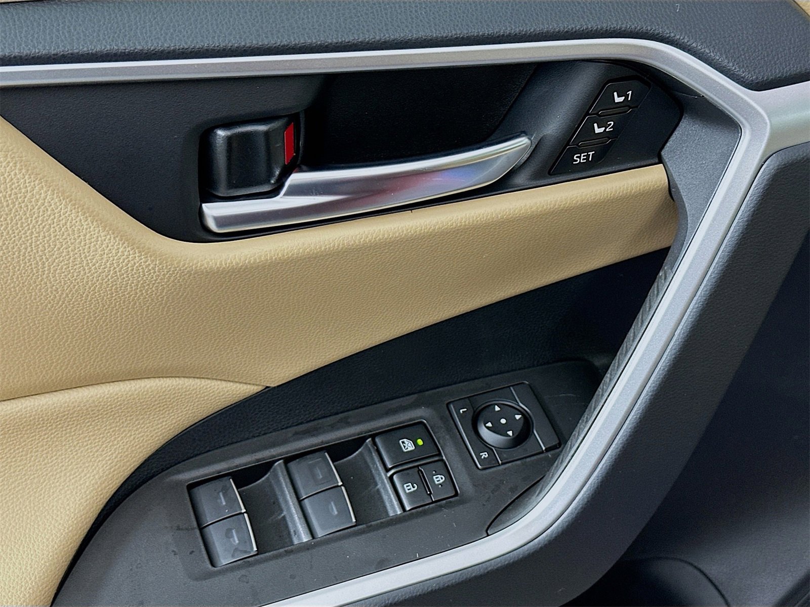 New 2025 Toyota RAV4 XLE Premium image 18