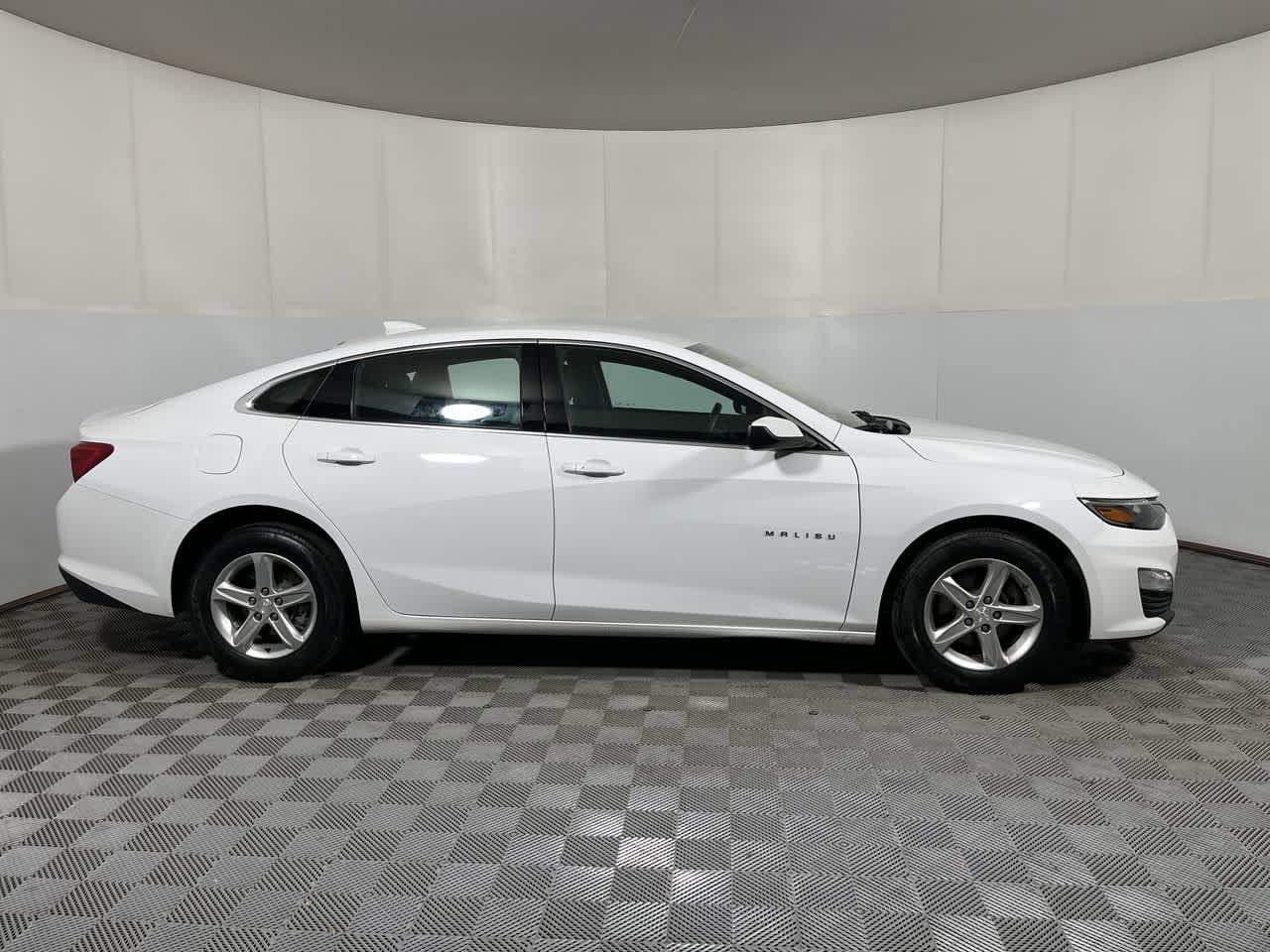 Used 2024 Chevrolet Malibu LT FWD image 9
