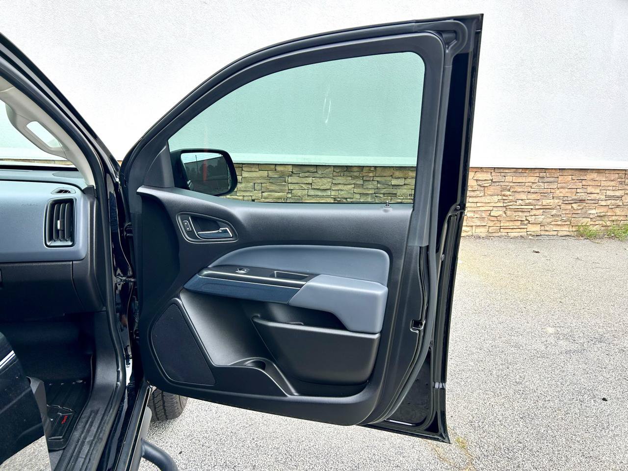Used 2019 Chevrolet Colorado Z71 RWD image 19