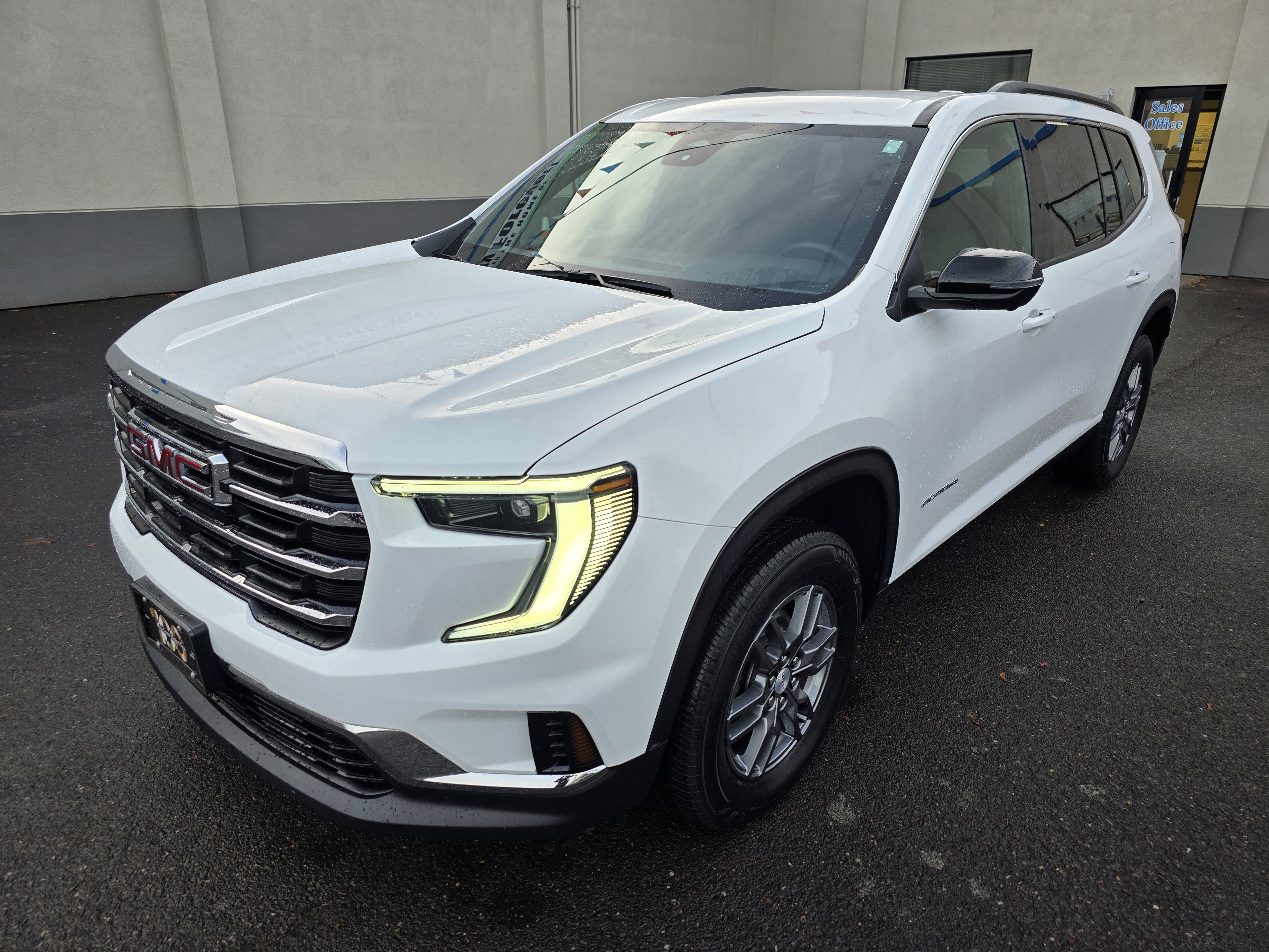 Used 2025 GMC Acadia Elevation image 4