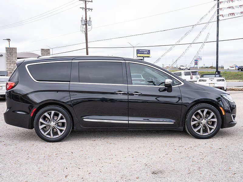 Used 2019 Chrysler Pacifica Limited FWD image 4