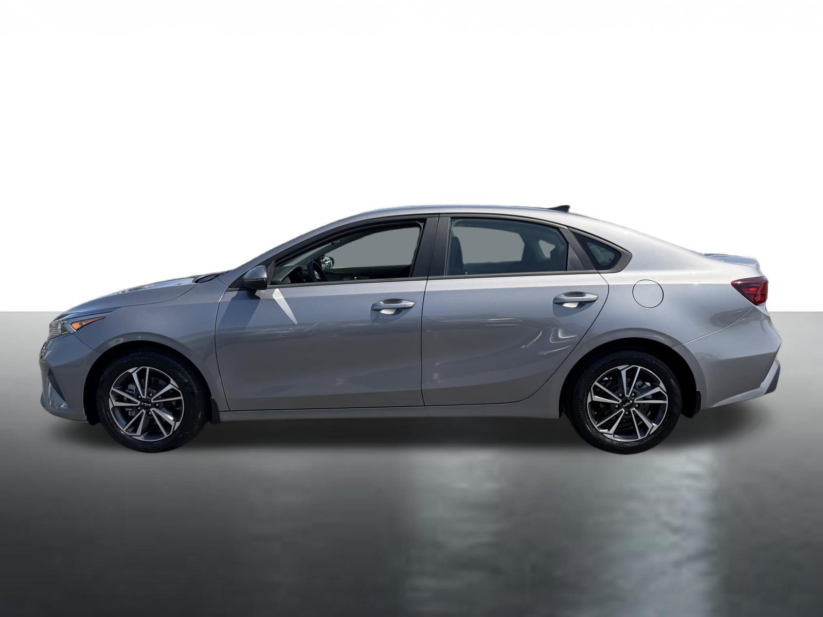 Certified 2024 Kia Forte LXS w/ LXS Technology Package FWD image 5