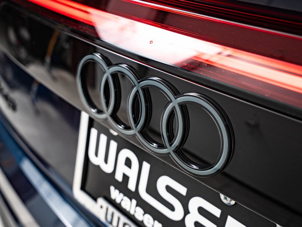 New 2026 Audi SQ8 Prestige AWD/4WD image 18