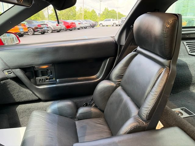 Used 1992 Chevrolet Corvette Coupe RWD image 9