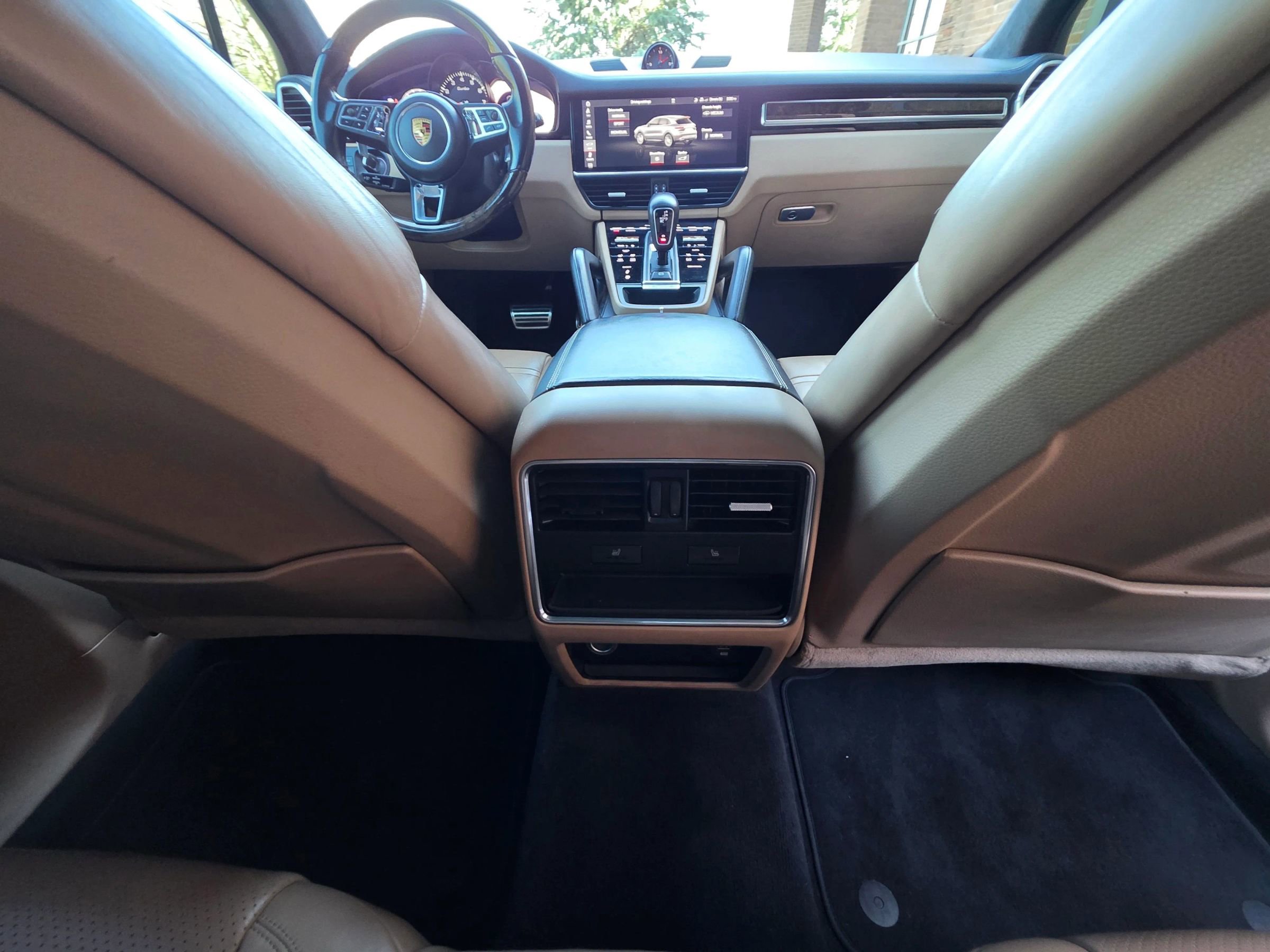 Used 2019 Porsche Cayenne Turbo AWD/4WD image 30