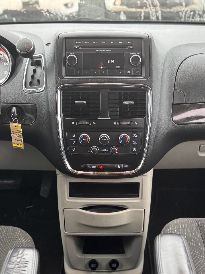 Used 2017 Dodge Grand Caravan SE w/ Power Window Group image 12